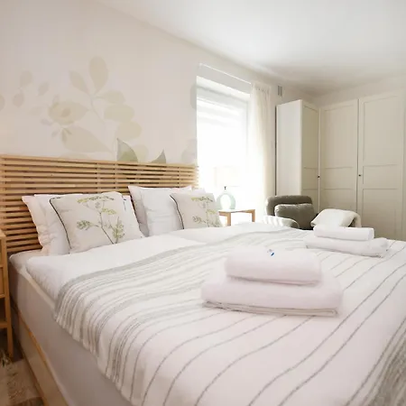 Larina Apartament *